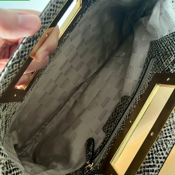Michael Kors (MK) Snake Skin Clutch Bag with Gold hardware - Picture 4 of 6